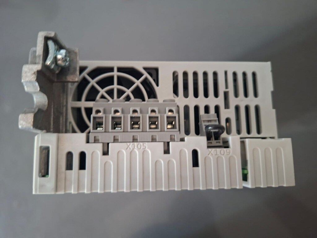 Lenze Power İ550 Güç Ünitesi - 2