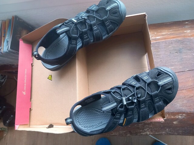 KEEN CLEARWATER CNX SIYAH SANDALET 43 NUMARA SIFIR