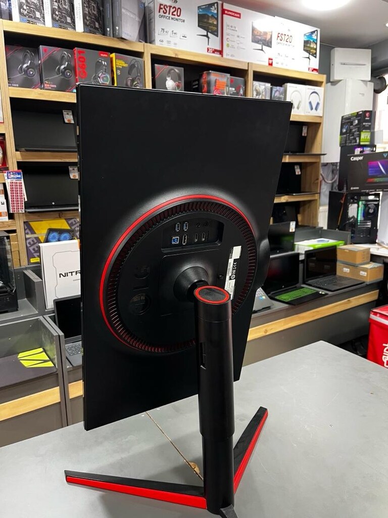 240 HZ MONİTÖRLÜ AKVARYUM KASALI GAMİNG MASA ÜSTÜ SİSTEMM - 11