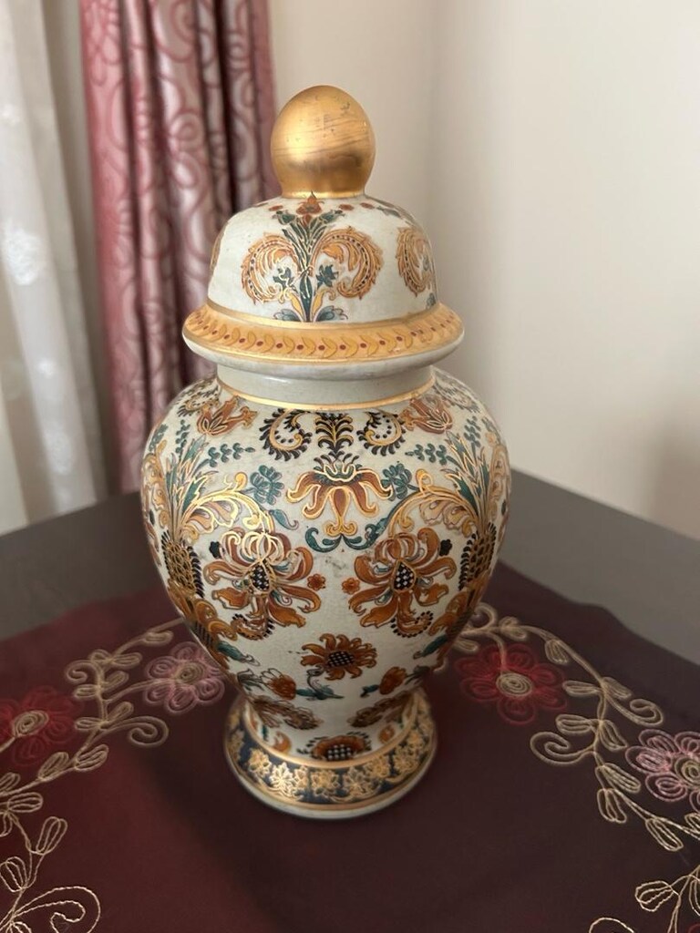 çiçek desenli antik küp ve 2 küllük seti - 2