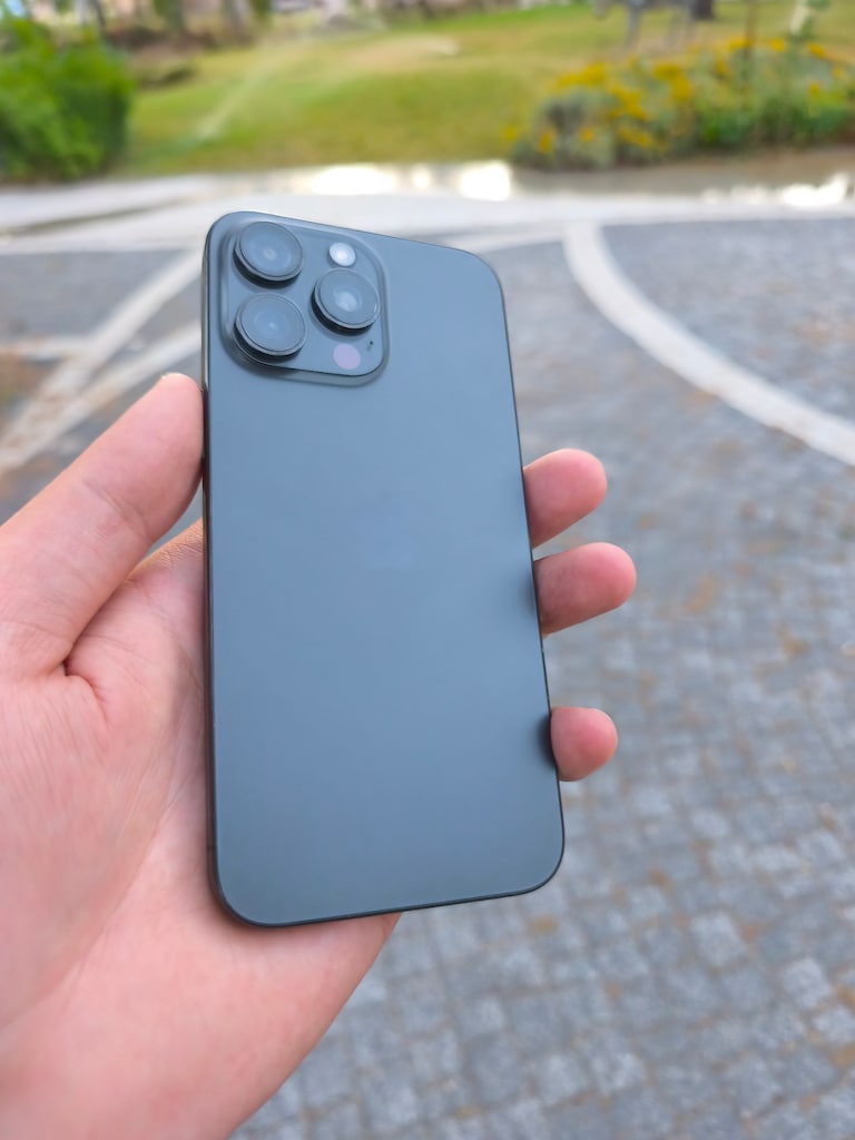 İPHONE 15 PROMAX 1 TB - 3