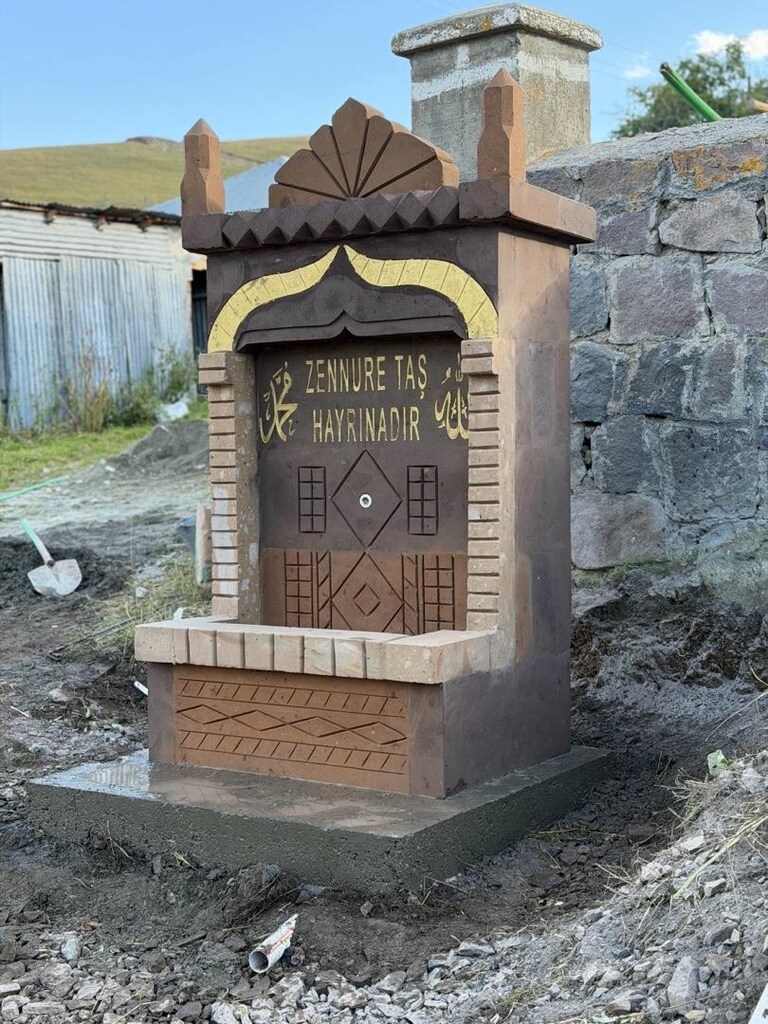 AHLAT TAŞINDAN TEK MUSLUKLU DESENLİ MODEL - 2