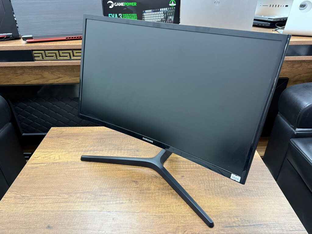 Samsung CRG5 24" 4ms Full HD Curved 144 Hz Oyuncu Monitörü - 3