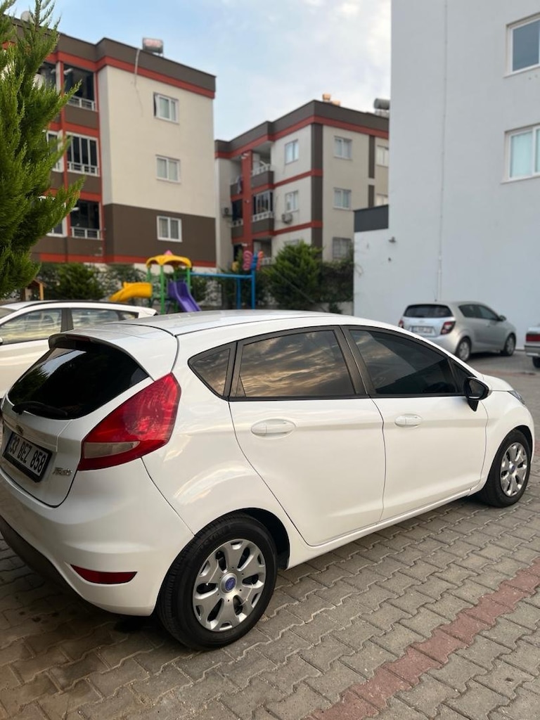 Ford fiesta 1.25 benzin&Lpg 2011 model - 2