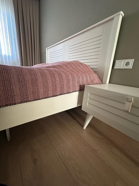 Entepe karyola ve komodin