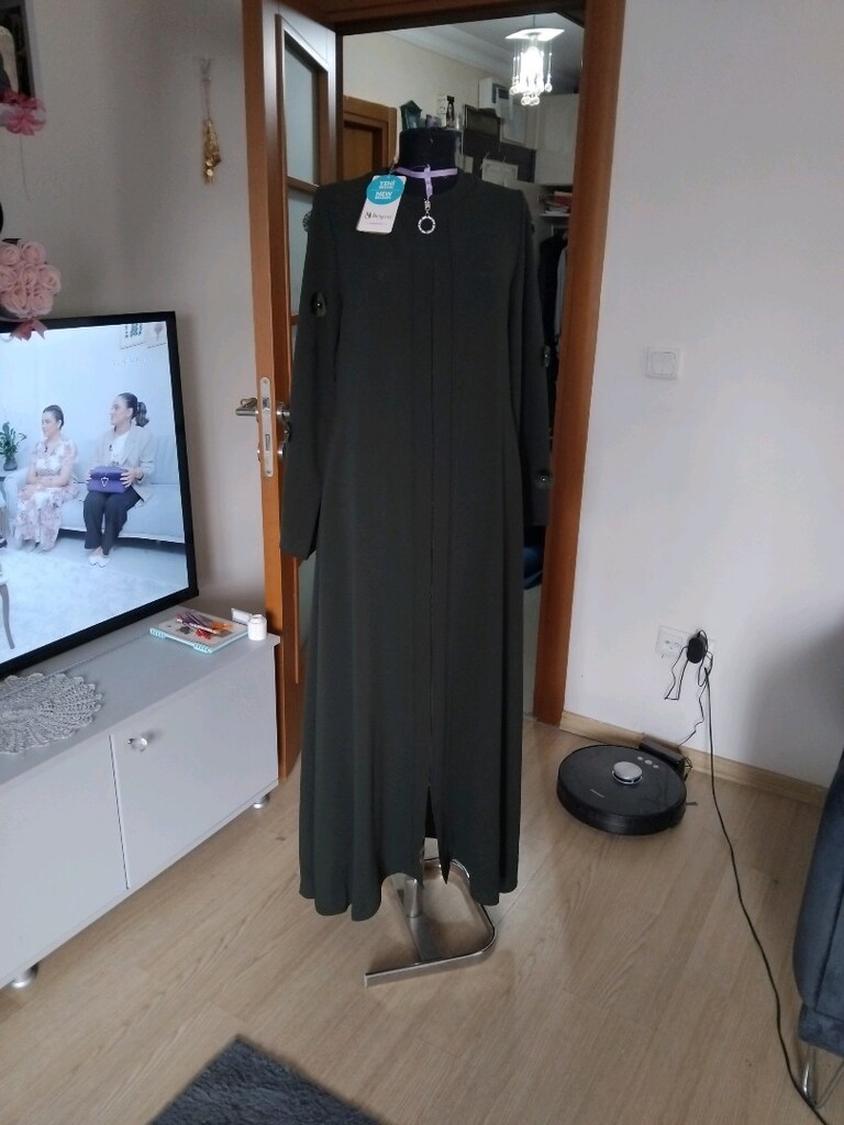 Beyza marka 0 beden ferace inci detaylı