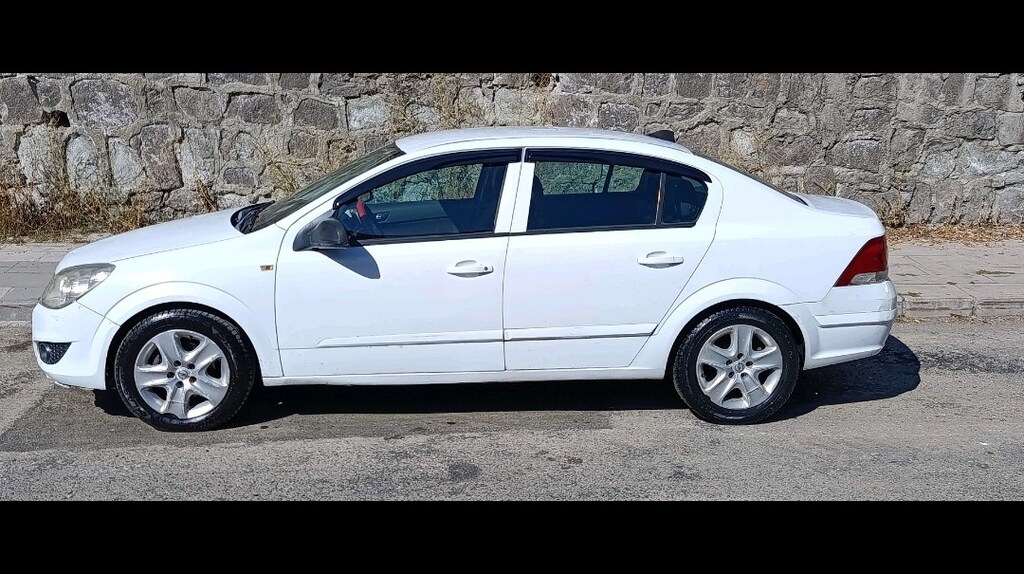 2008 MODEL 1.3 OPEL ASTRA SEDAN - 4