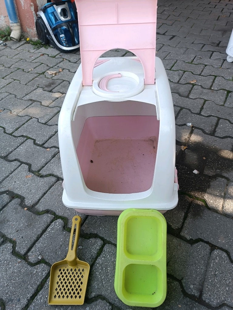 Kedi tuvaleti ve yem kabı kepçesi beraber sağlam kırık çıkık yok alana - 2