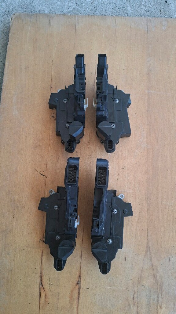 VOLVO S80 V70 XC70 XC60 S40 V50 C30 C70 Kapı Kilidi 2005-2015. - 4