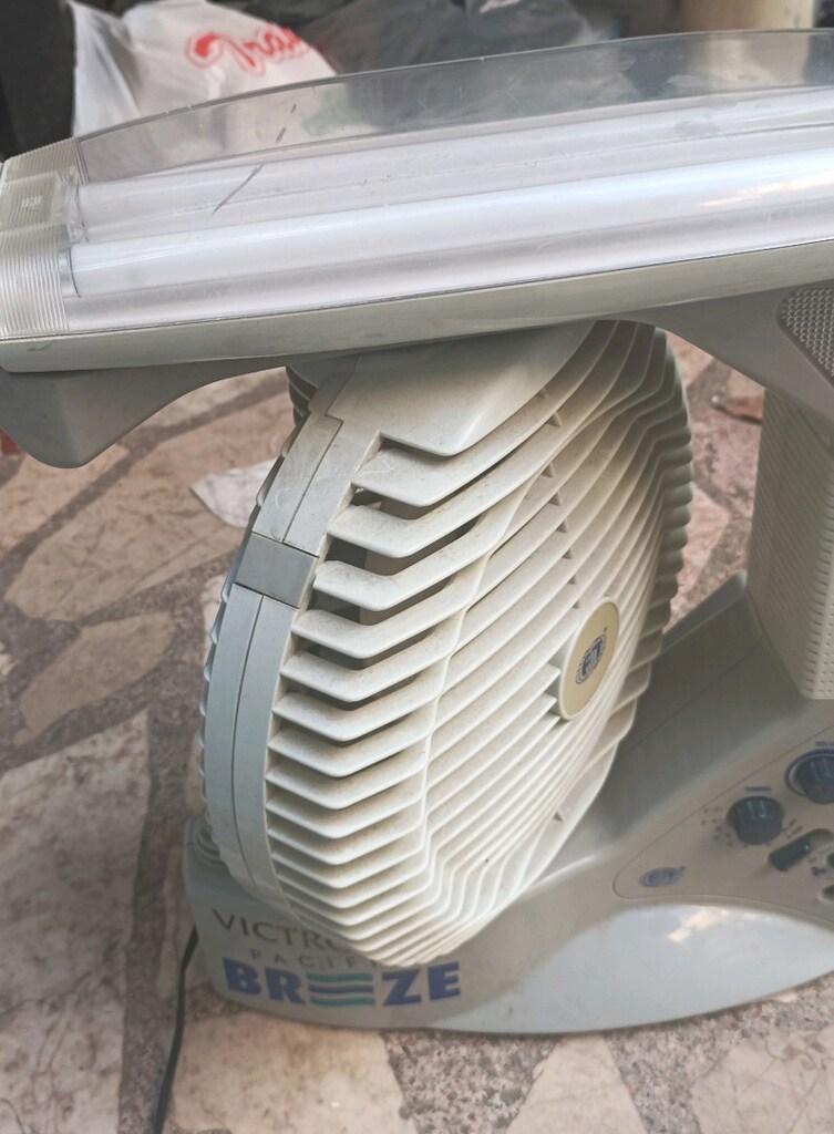 LED ışıklı Radyolu saatli Vantilatör - 8