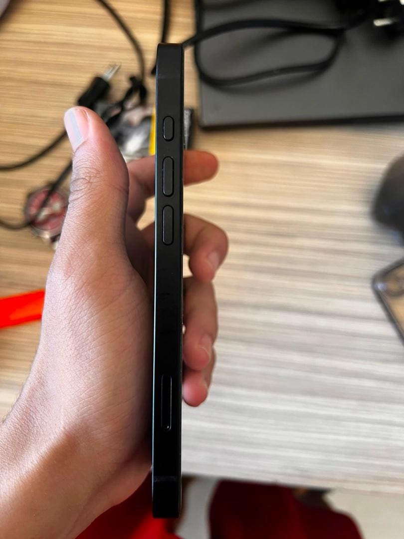 6 aylık temiz iphone 16e 128GB - 6