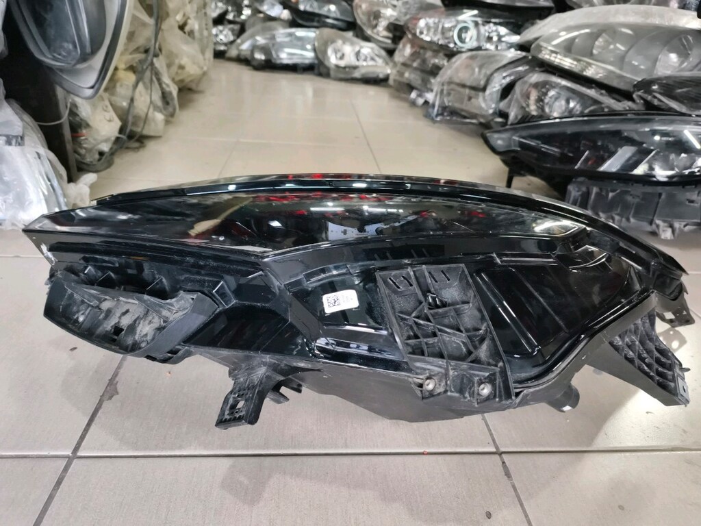 NISSAN QASHGAI J13 YENİ KASA XENON SOL FAR BEYINLI MODEL HELLA MARKA - 5