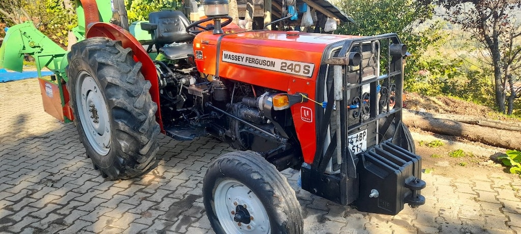 Massey ferguson 240s - 12