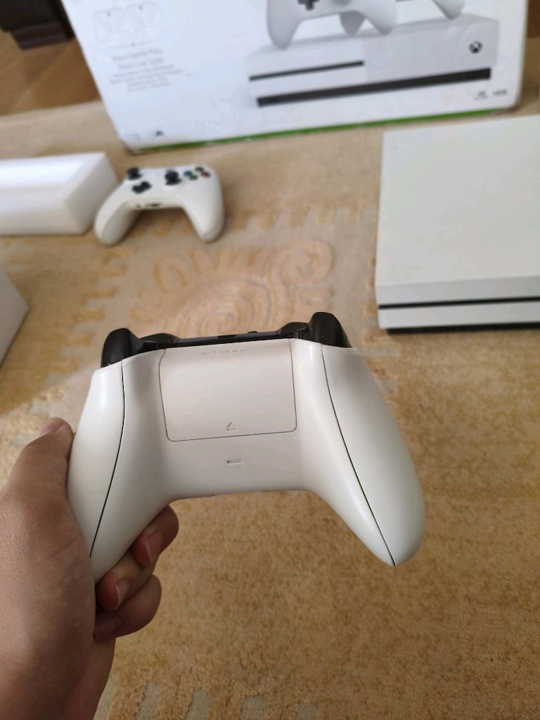 Xbox one s 1tb - 2