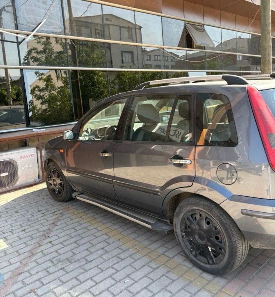 Ford Fusion - 9