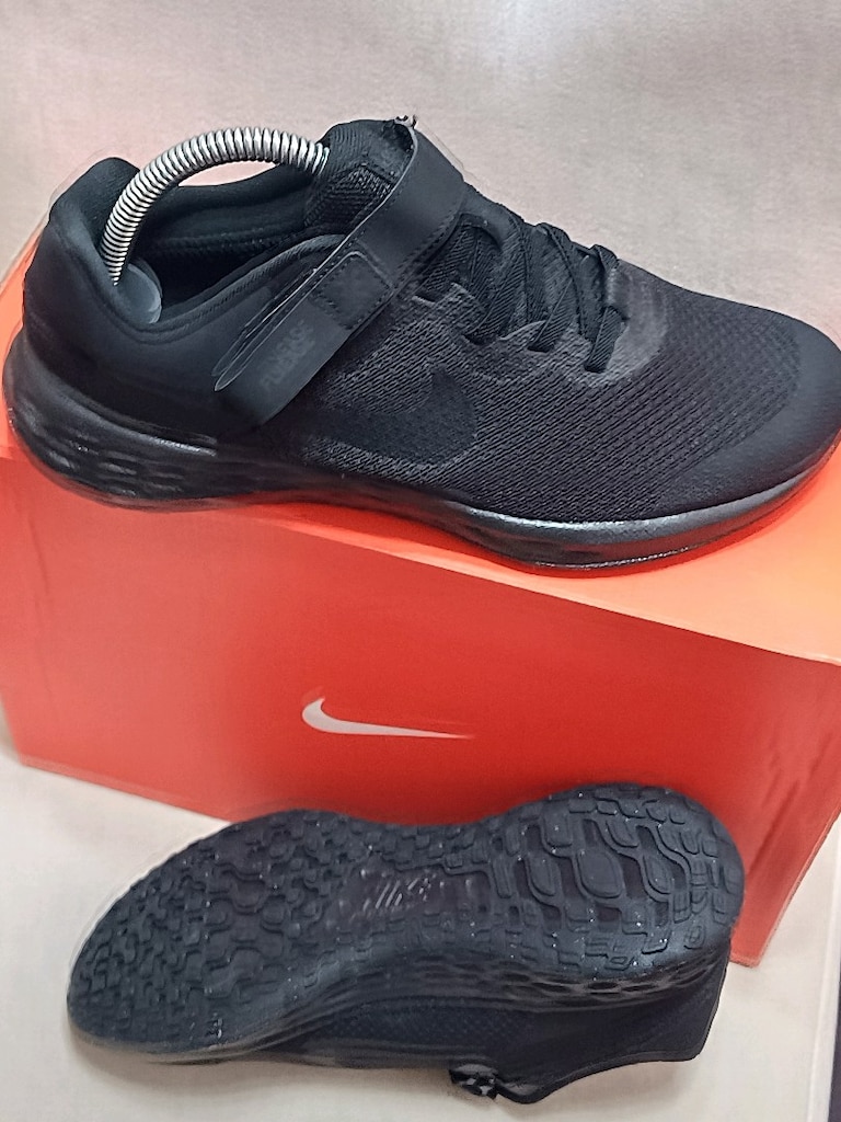 Nike revolution 6 flyase Orjinal sıfır üründür - 4
