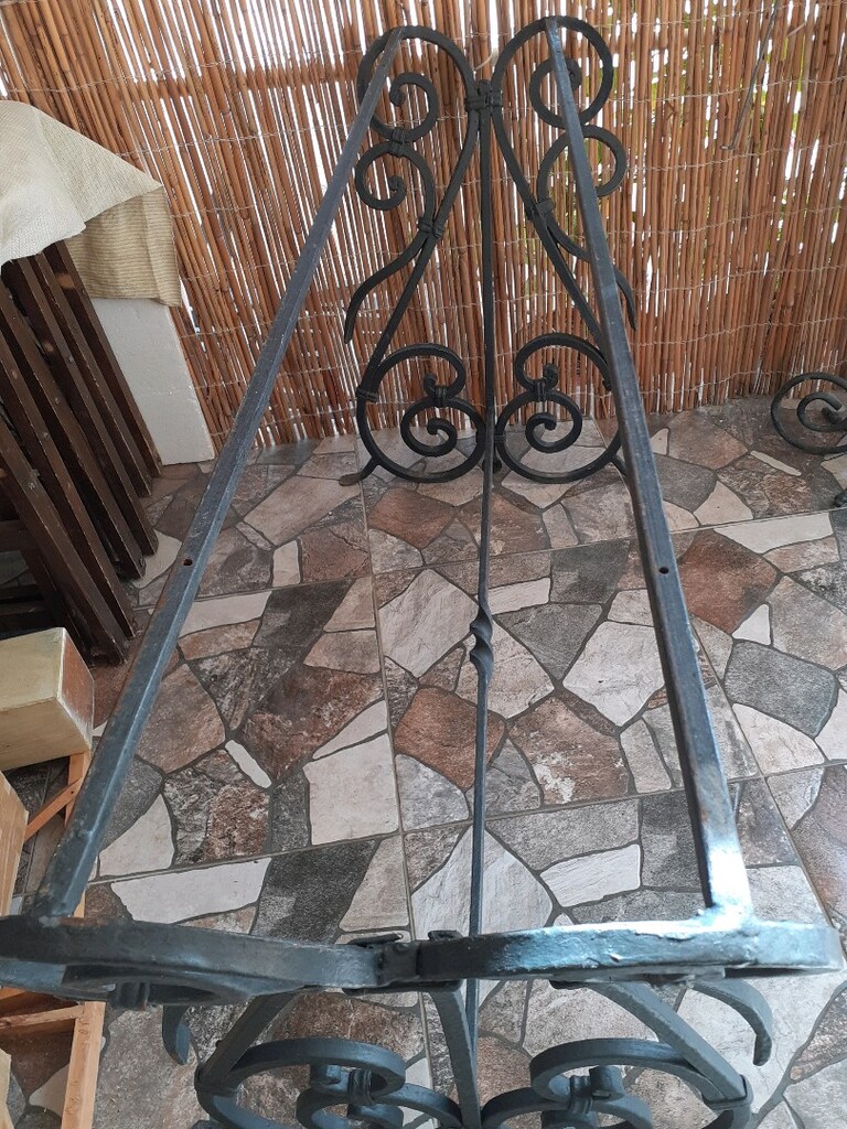 Ferforje masa ayağı - 2