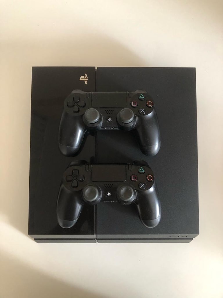 PLAYSTATION 4 - FAT KASA 500GB + 2.KOL + 8 ADET OYUN - 4