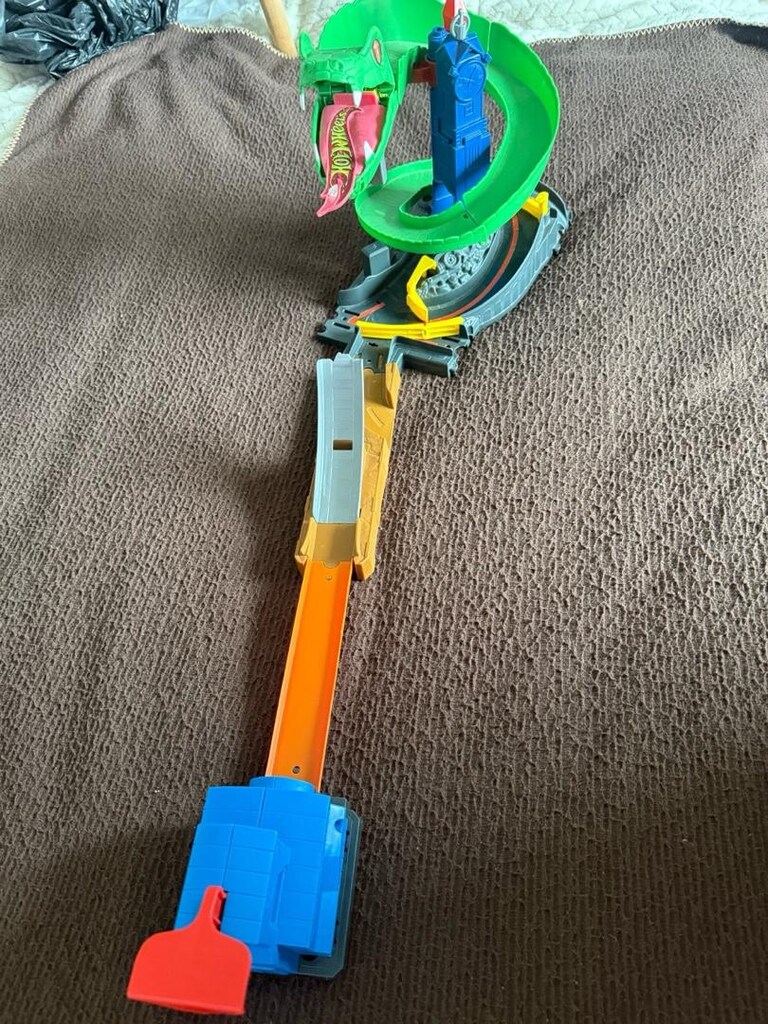 HOT WHEELS Yılan Geçidi Oyun Seti (Parkur) - 3