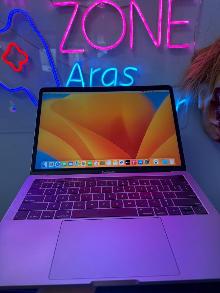 MacBook Pro 13" i5 1.4GHz 8GB 256GB SSD (2019) Gray - 2