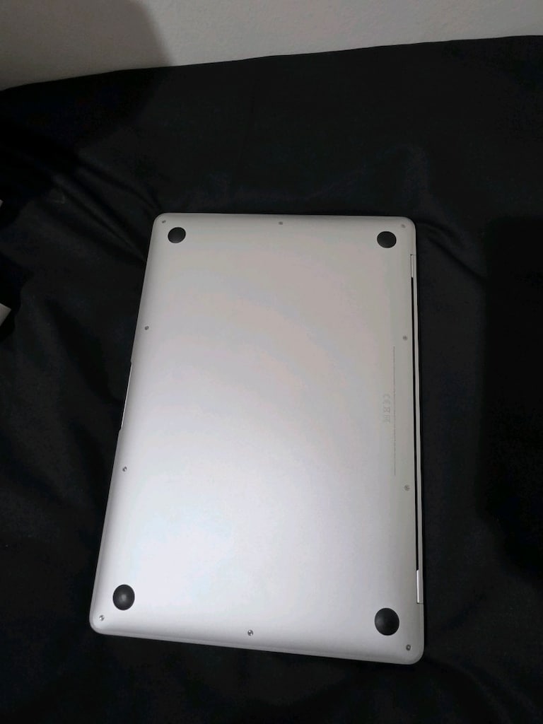 Apple Macbook Air - 3