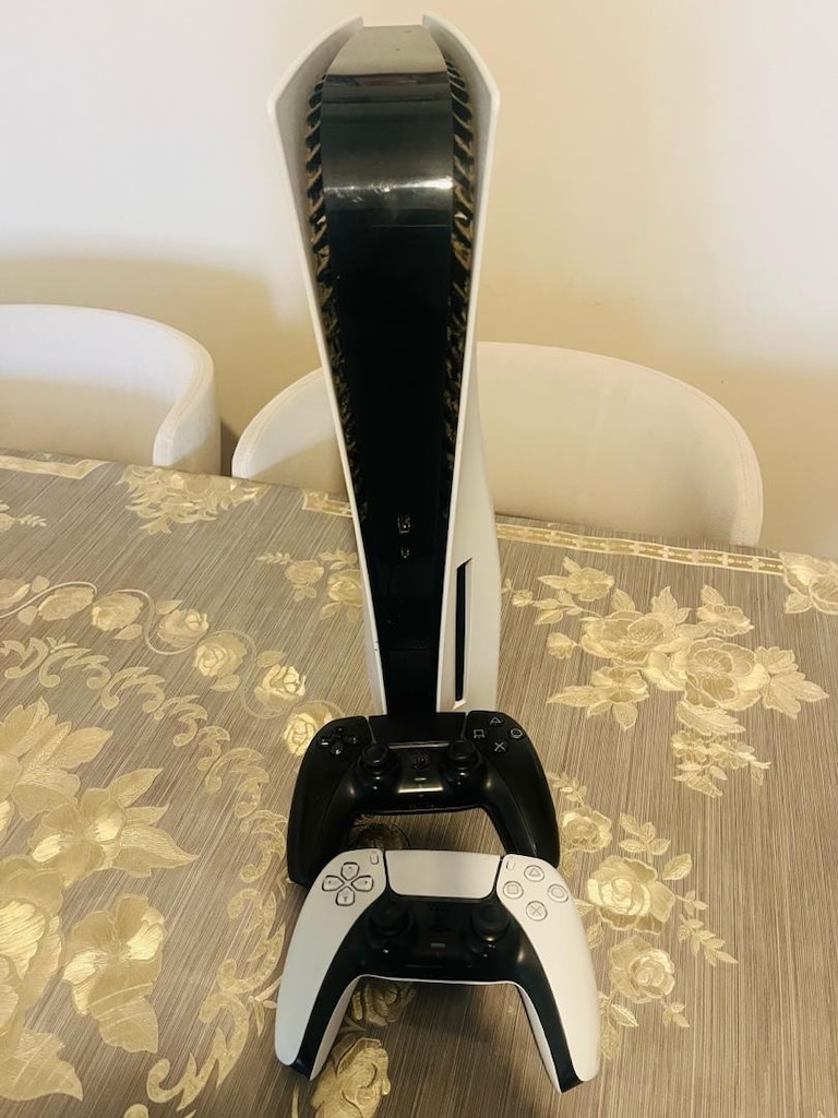 Temiz PS5 Digital Edition (CFI-1216A) + Çift Kol (DualSense), 3 OYUN - 3