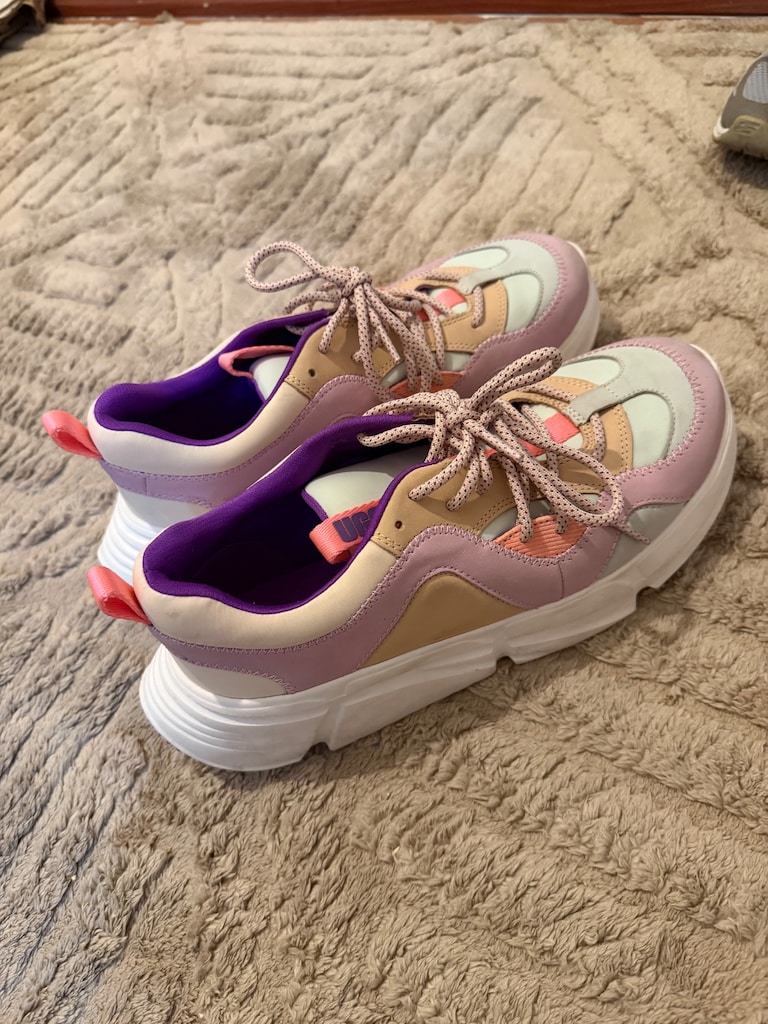 UGG spor ayakkabı