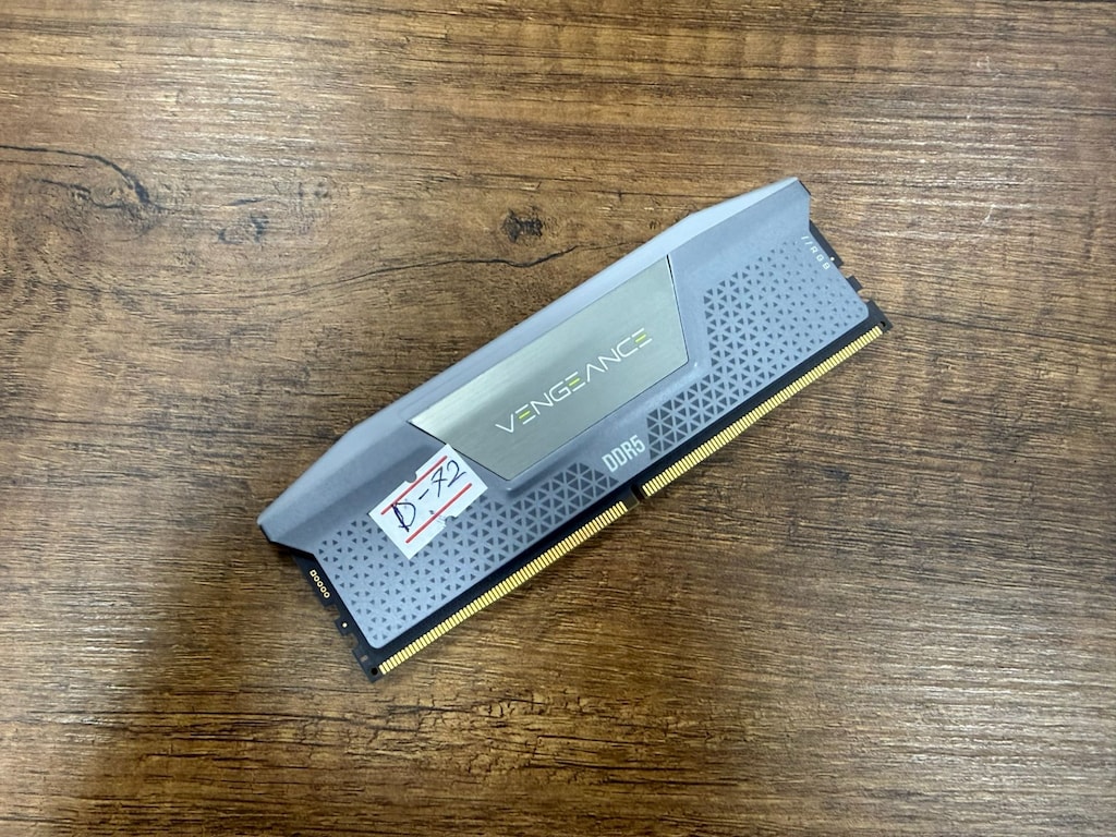 Corsair Vengeance RGB 16GB 6000MHz CL30 CMH32GX5M2B6000Z30K DDR5 Ram - 5