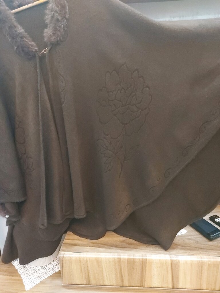 Kahverengi Gül Desenli Panço - 8