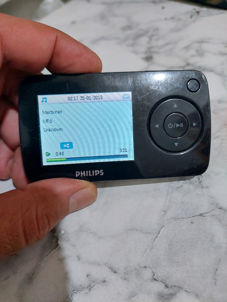 philips mp3 calar 4gb temiz sorunsuz