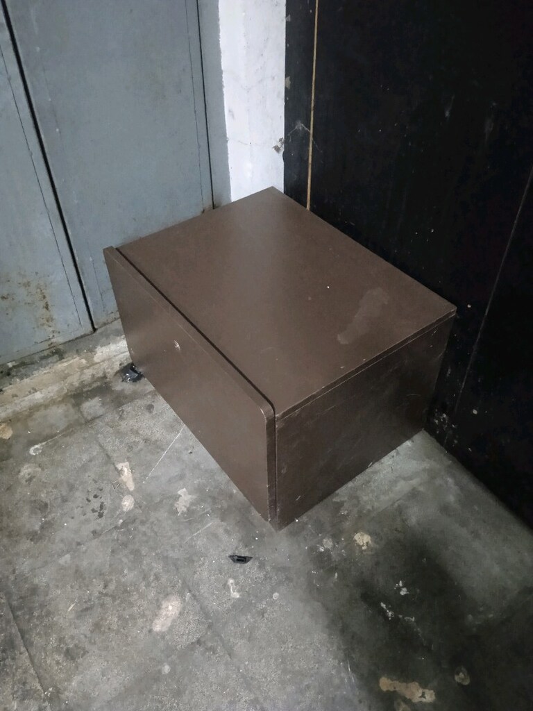 Komodin dolap