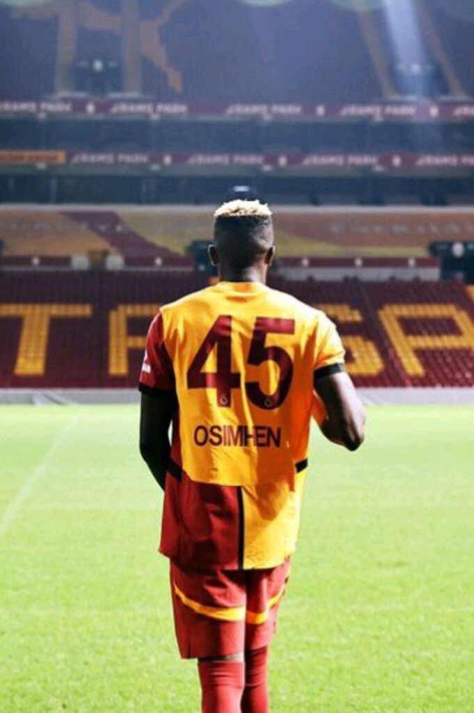 Çerçeveli Victor Osimhen Forması - 7