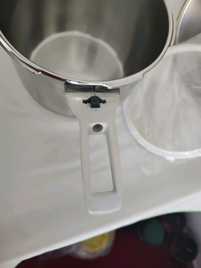 Fissler düdüklü tencere 6 lt tertemiz yanında sıfır lastik - 3
