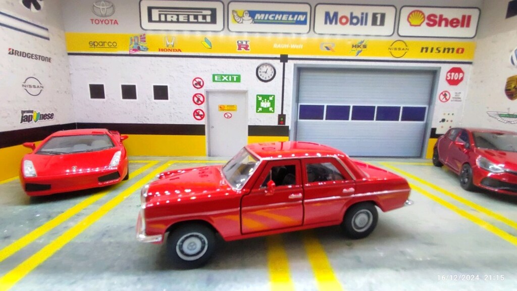 Mercedes E220 modeli metal diecast oyuncak araba - 6