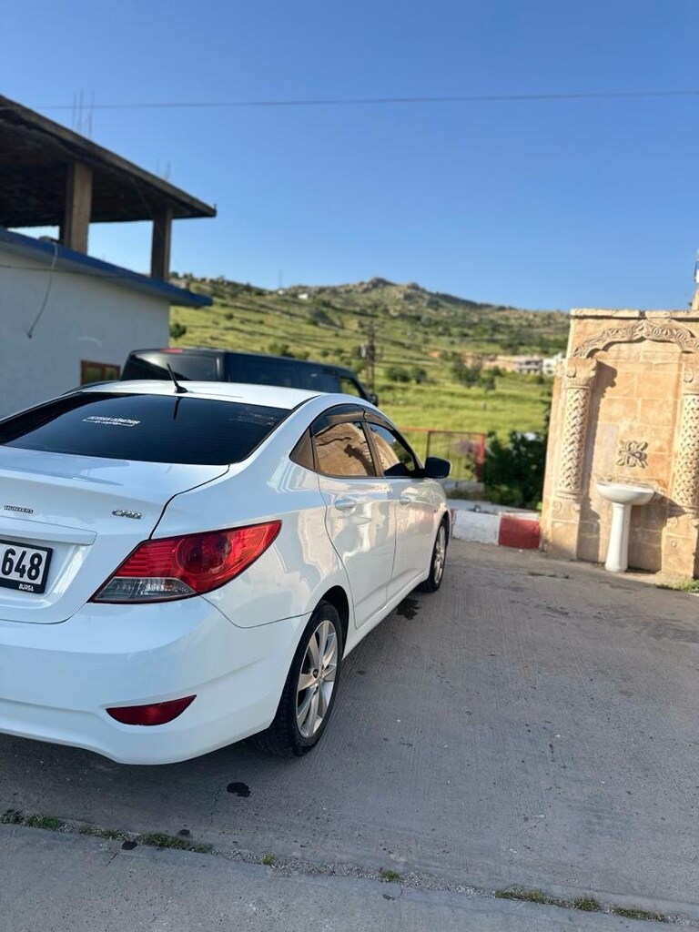 Hyundai Accent blue - 17