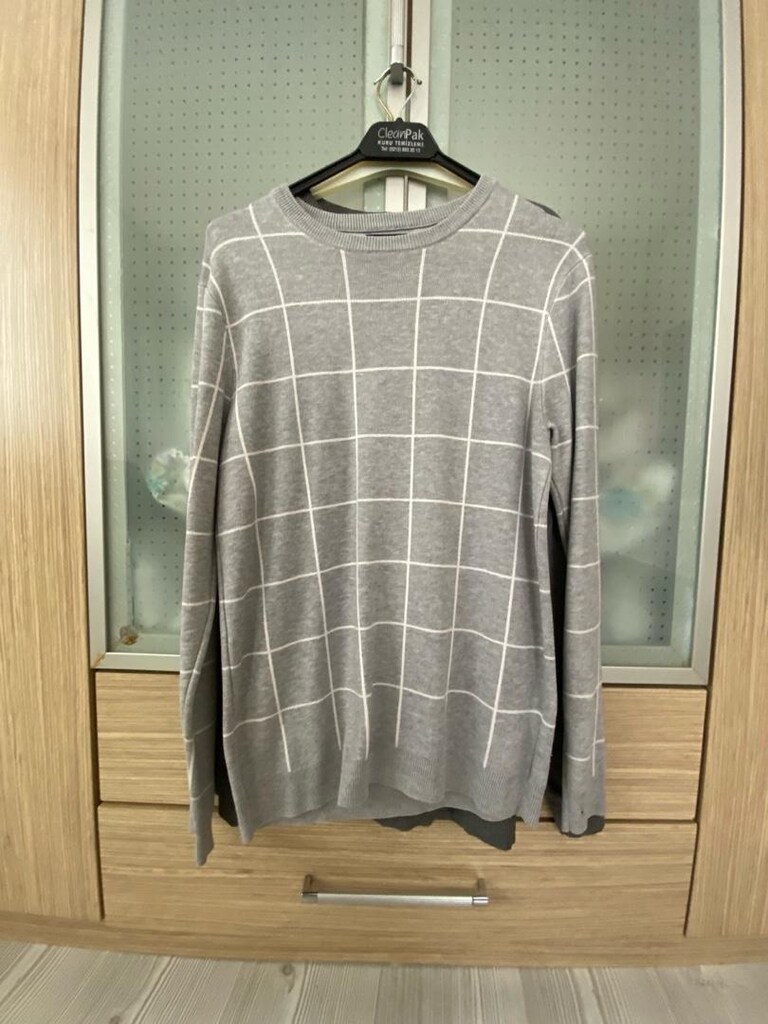 Gri Kare Desenli Sweatshirt