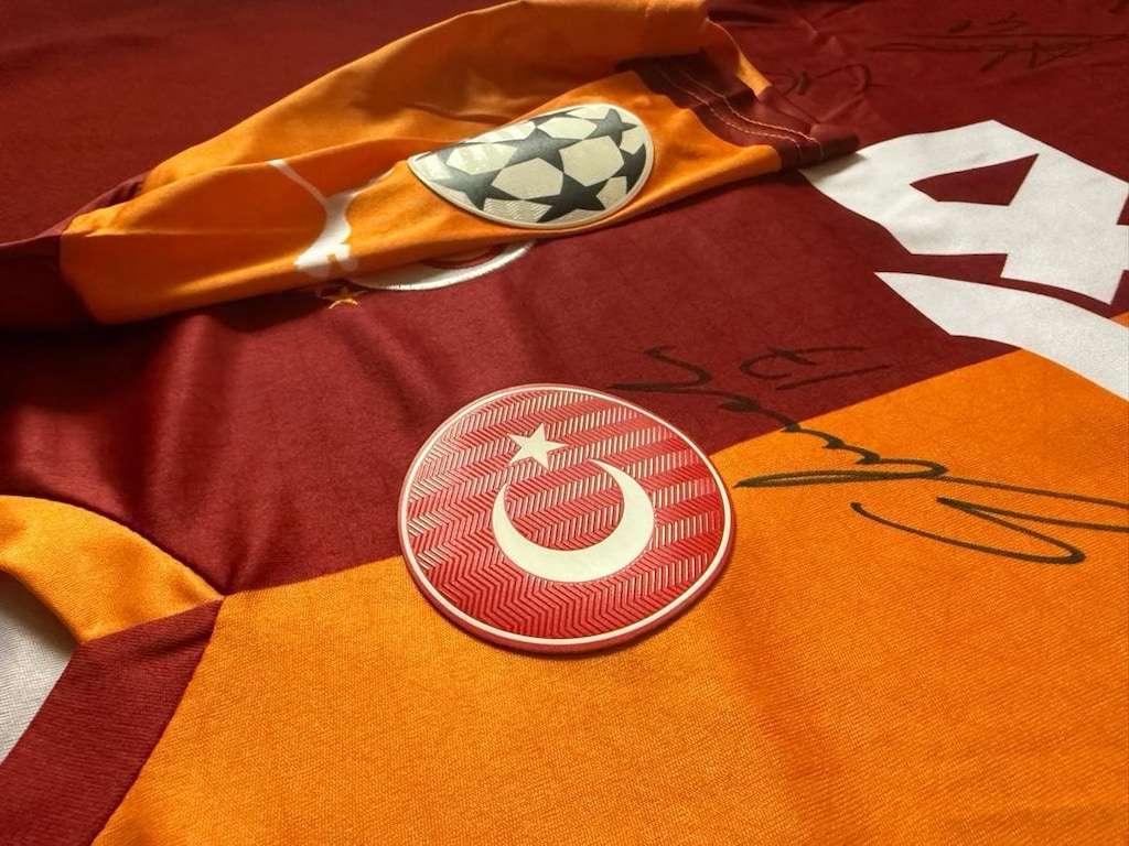 Güncel İç Saha Patchli Galatasaray İmzalı Forması Türkiye Takım Nba