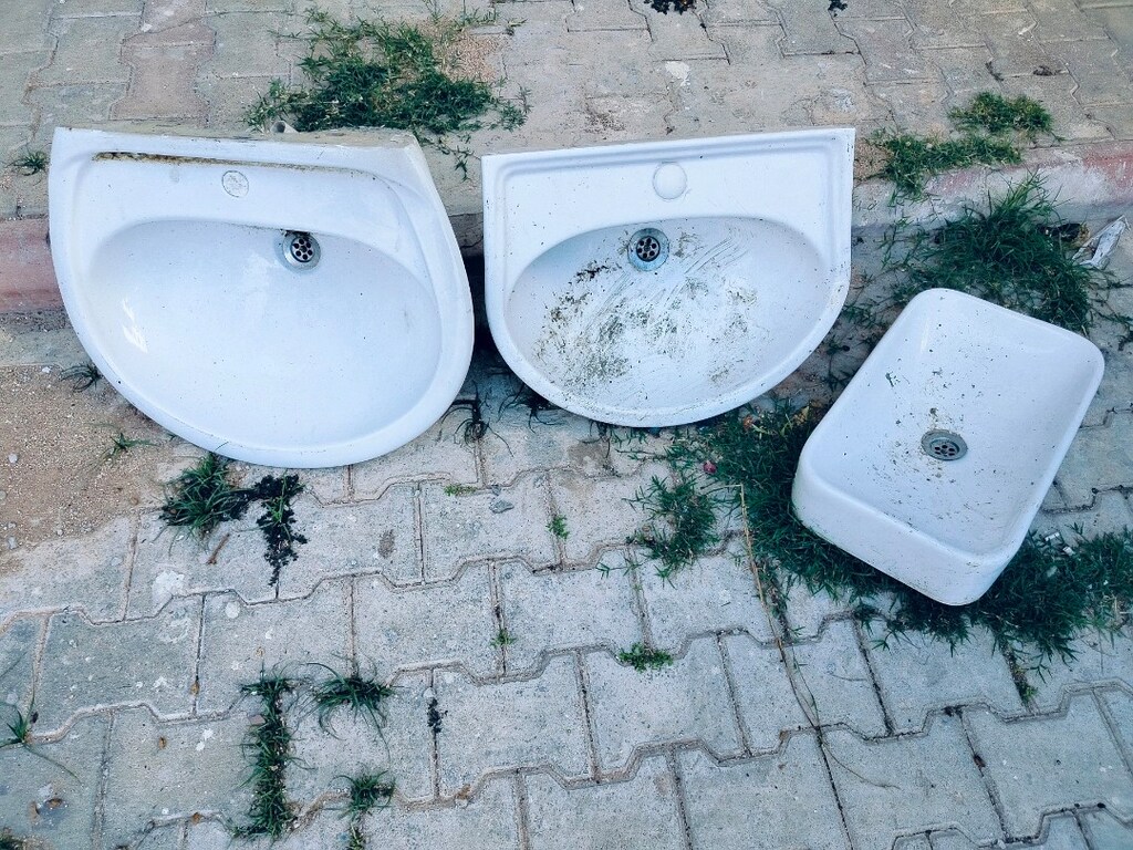 3 TAKIM KLOZET 7 LAVABO KOMPLE 5 BİN TL - 2