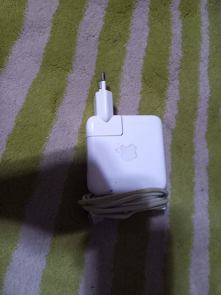 Macbook Air 2015 + Monitör - 11