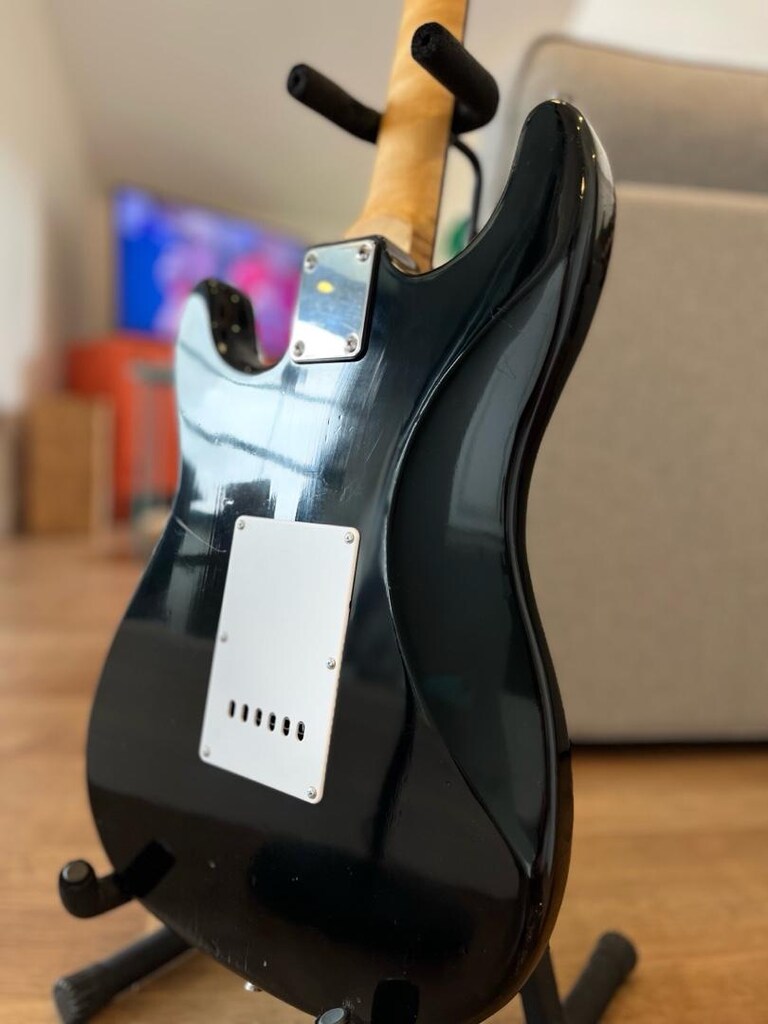 T&T SISTERS STRATOCASTER ELEKTRO GİTAR TERTEMİZ - 9