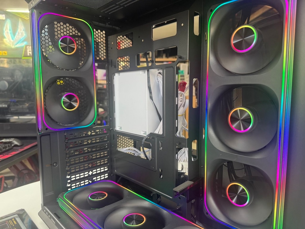 STRONG SİYAH DIŞ KASA *ANAKART DESTEĞİ ATX MİCRO ATX MİNİ ITX - 8