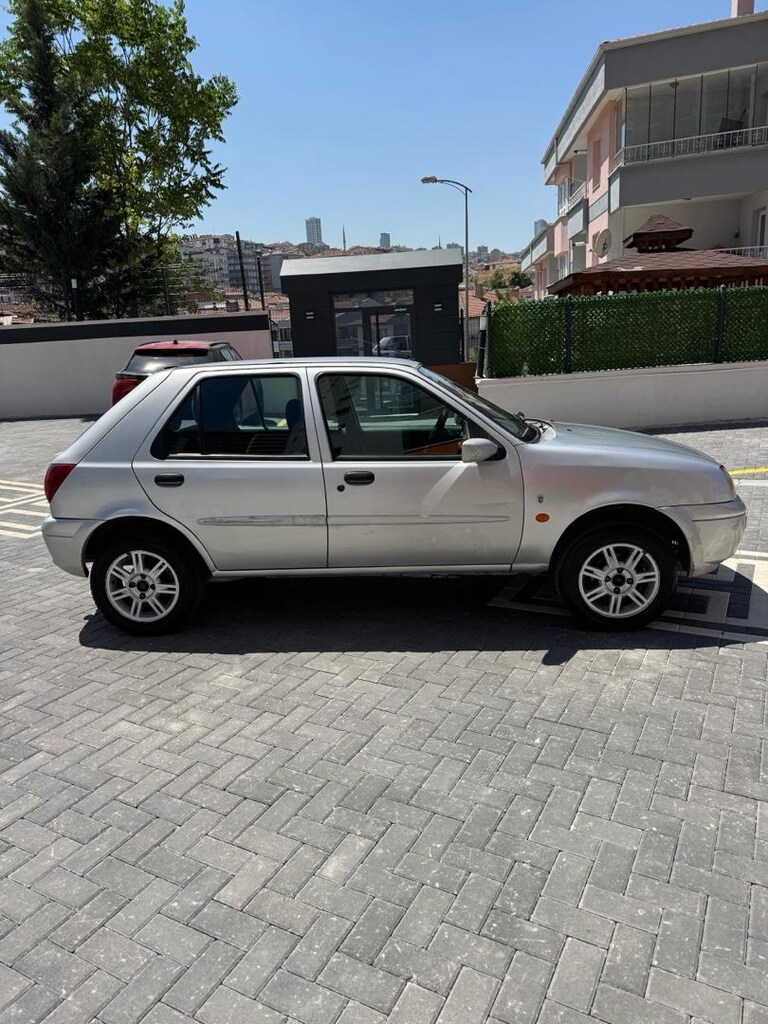 SAHİBİNDEN SATILIK 2001 FİESTA 1.25 GHİA - 2