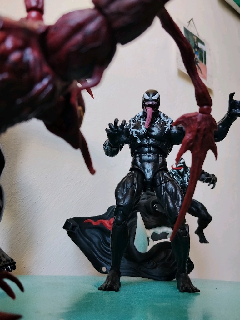 marvel legends venom figür