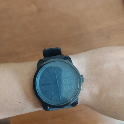 Diesel DZ1446 saat