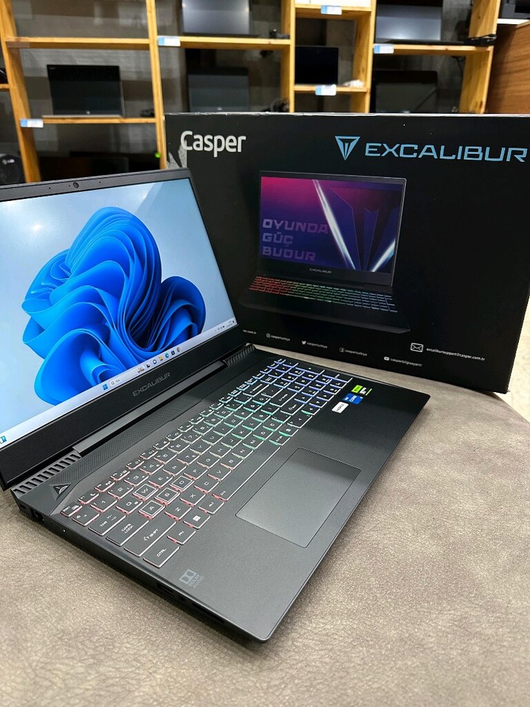EXCALIBUR Gaming laptop i5 12 nesil 16 GB 512 GB SSD RTX 3050 - 9
