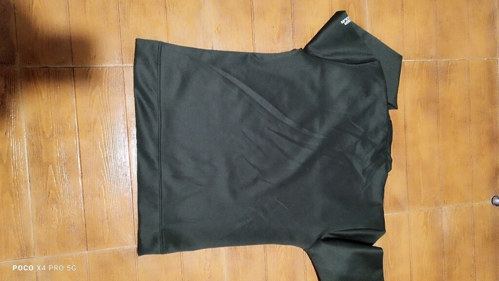 #Under Armour dalgıç kumaş likralı sweat Eni çekilince 58  Boyu 70?? - 7