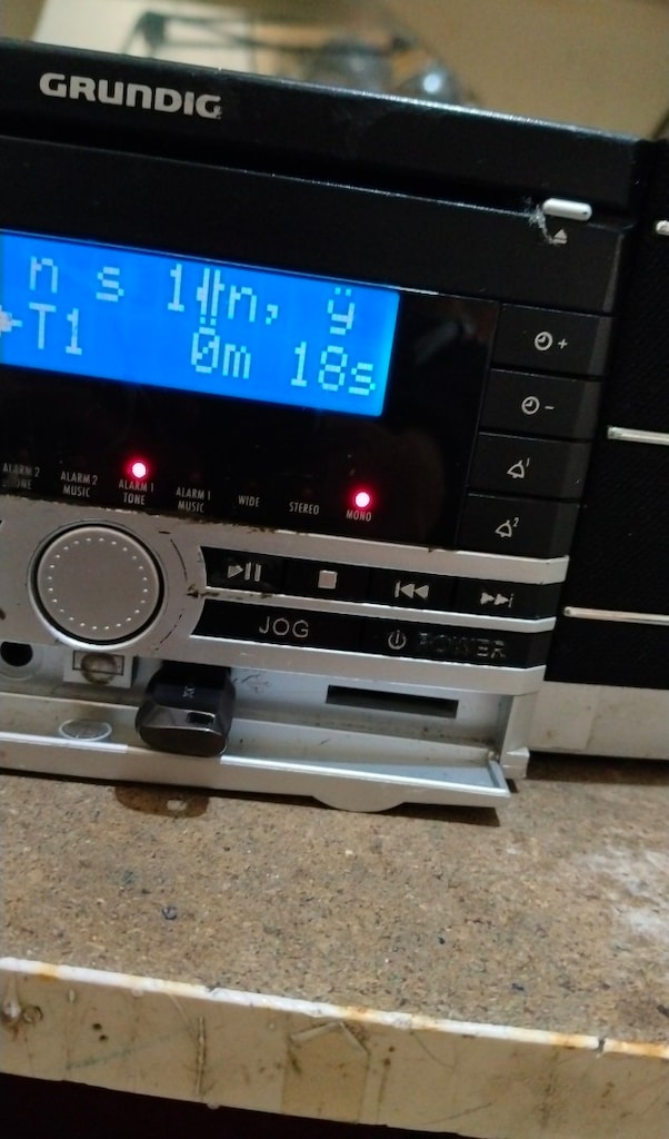 TEMİZ KULLANILMIŞ GRUNDİG - CDS - 5000 DEC MARKA VE MODEL NUMARALI SET - 11