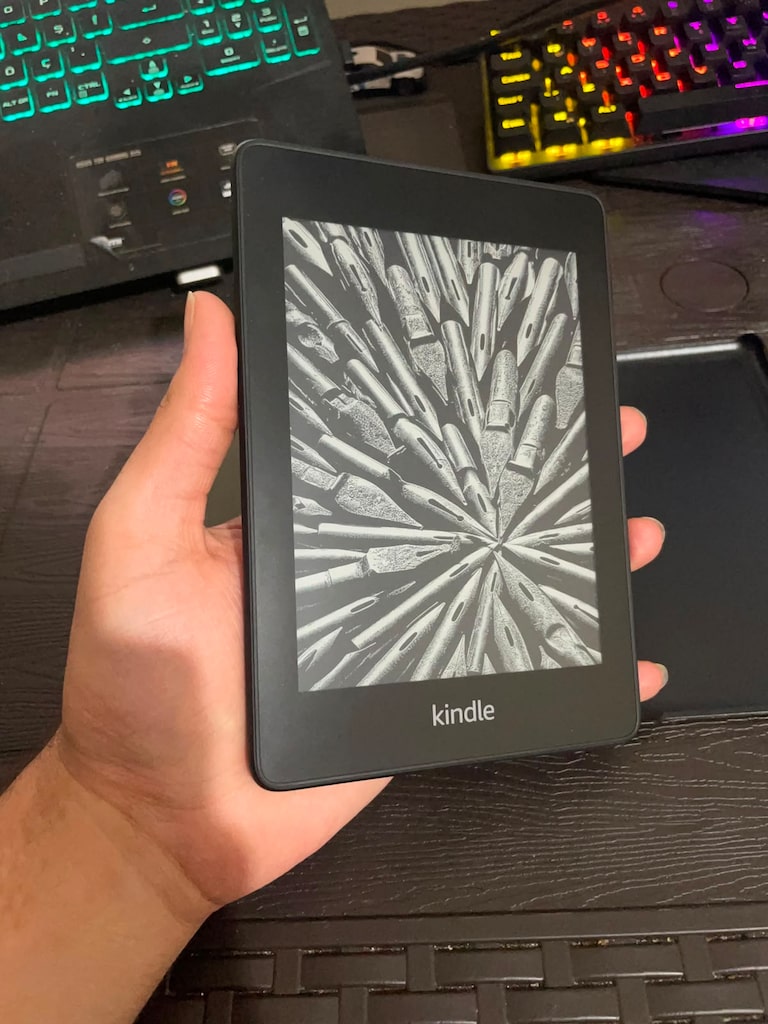 Amazon Kindle Paperwhite 4 / 10. Nesil 8 GB – Kılıflı, Sıfır ayarında