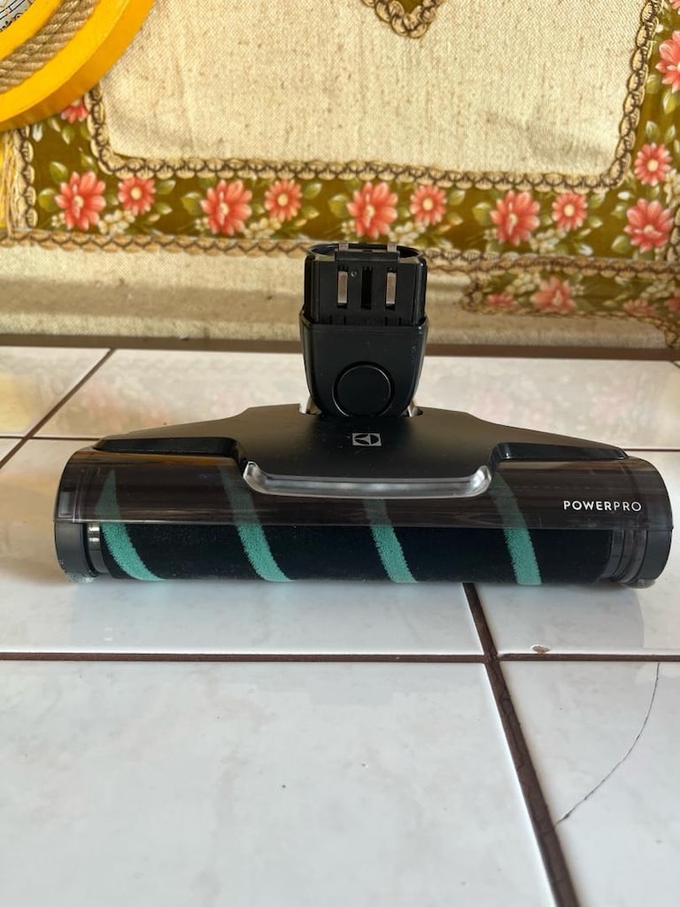 Electrolux WQ71-P50IB ve Pure Q9 Dikey Süpürge Turbo Başlık - 3