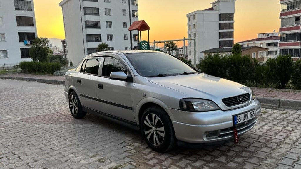 TEMİZ, BAKIMLI VE AİLE ARACI OPEL ASTRA - 5